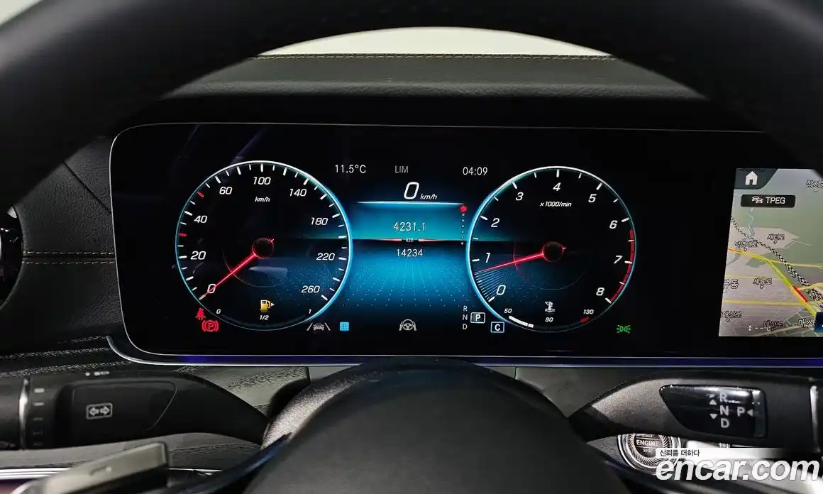 Mercedes-Benz E-Class 2023 2.0 Автомат в Москве № 218702, фото 17