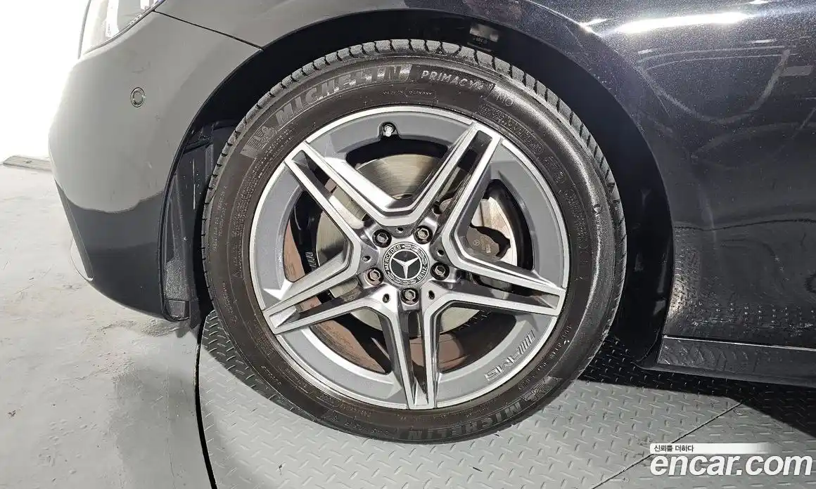 Mercedes-Benz E-Class 2023 2.0 Автомат в Москве № 218702, фото 7