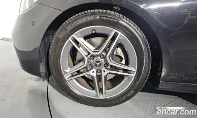 Mercedes-Benz E-Class 2023 2.0 Автомат в Москве № 218702, миниатюра 7