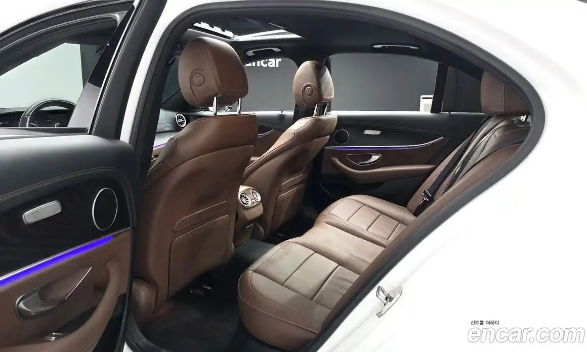 Mercedes-Benz E-Class 2023 2.0 Автомат в Москве № 221827, фото 12