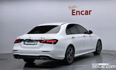 Mercedes-Benz E-Class 2023 2.0 Автомат в Москве № 221827, миниатюра 2