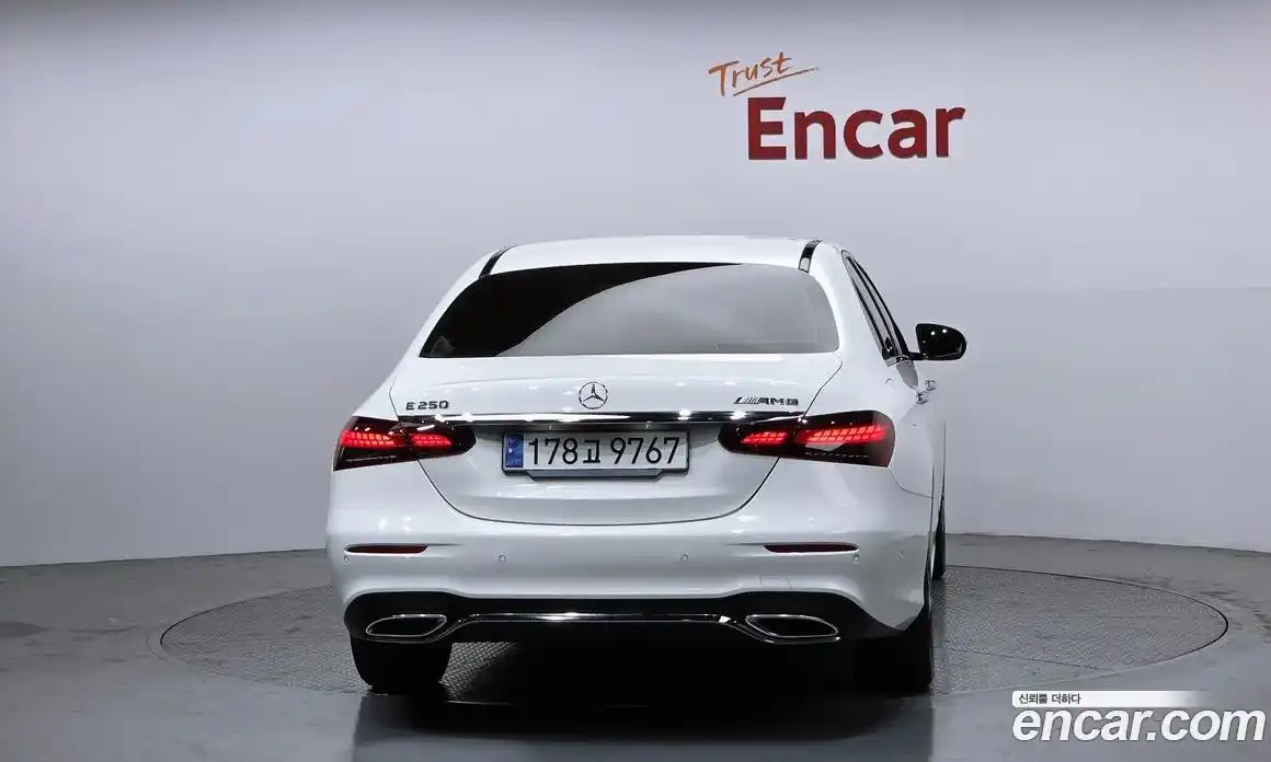 Mercedes-Benz E-Class 2023 2.0 Автомат в Москве № 221827, фото 4