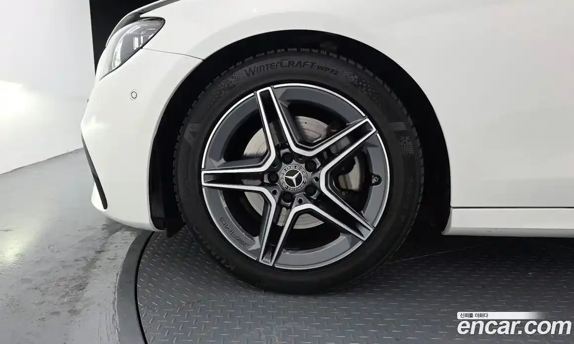 Mercedes-Benz E-Class 2023 2.0 Автомат в Москве № 221827, фото 5