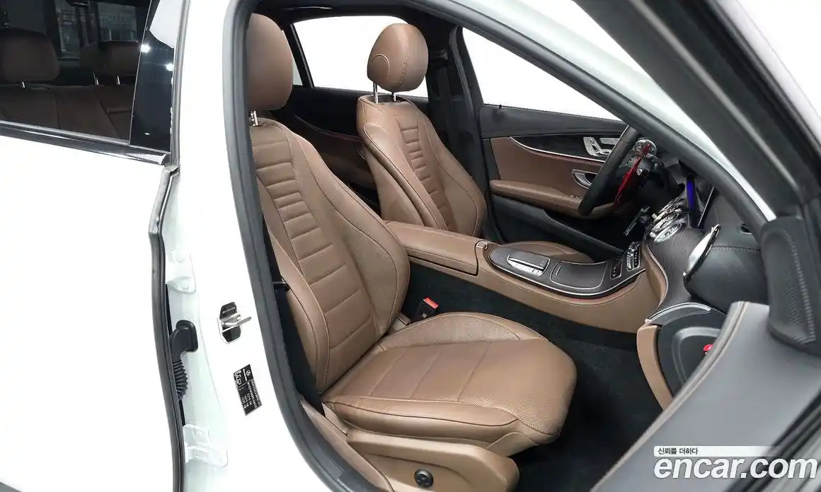 Mercedes-Benz E-Class 2023 2.0 Автомат в Москве № 221827, фото 10