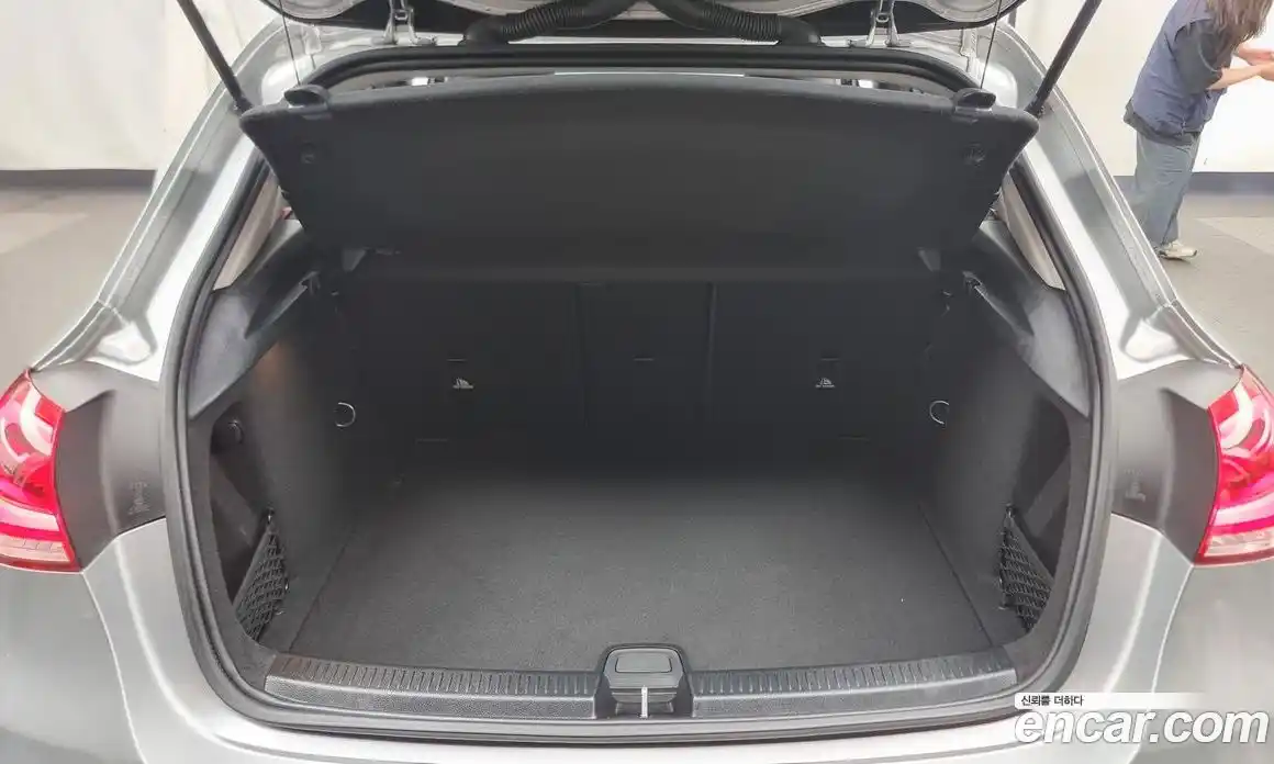 Mercedes-Benz A-Class 2020 2.0 Автомат в Москве № 222947, фото 15