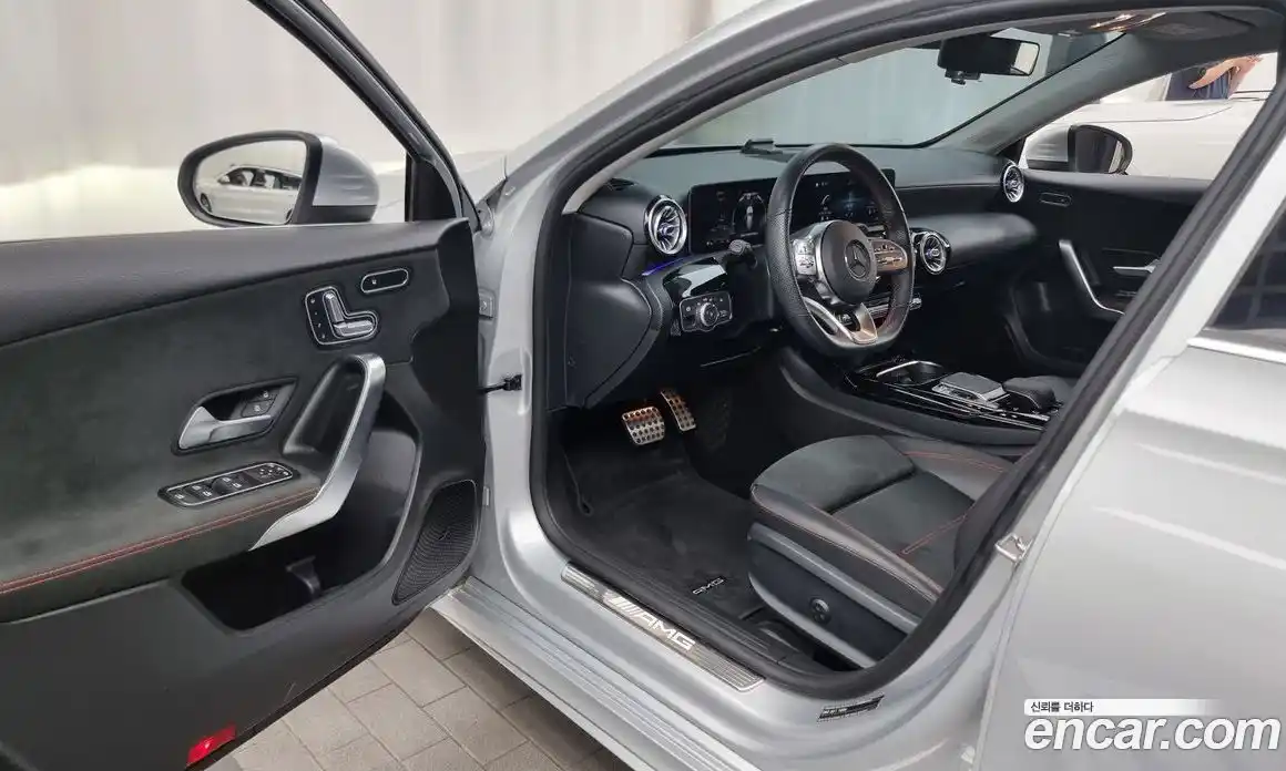 Mercedes-Benz A-Class 2020 2.0 Автомат в Москве № 222947, фото 4