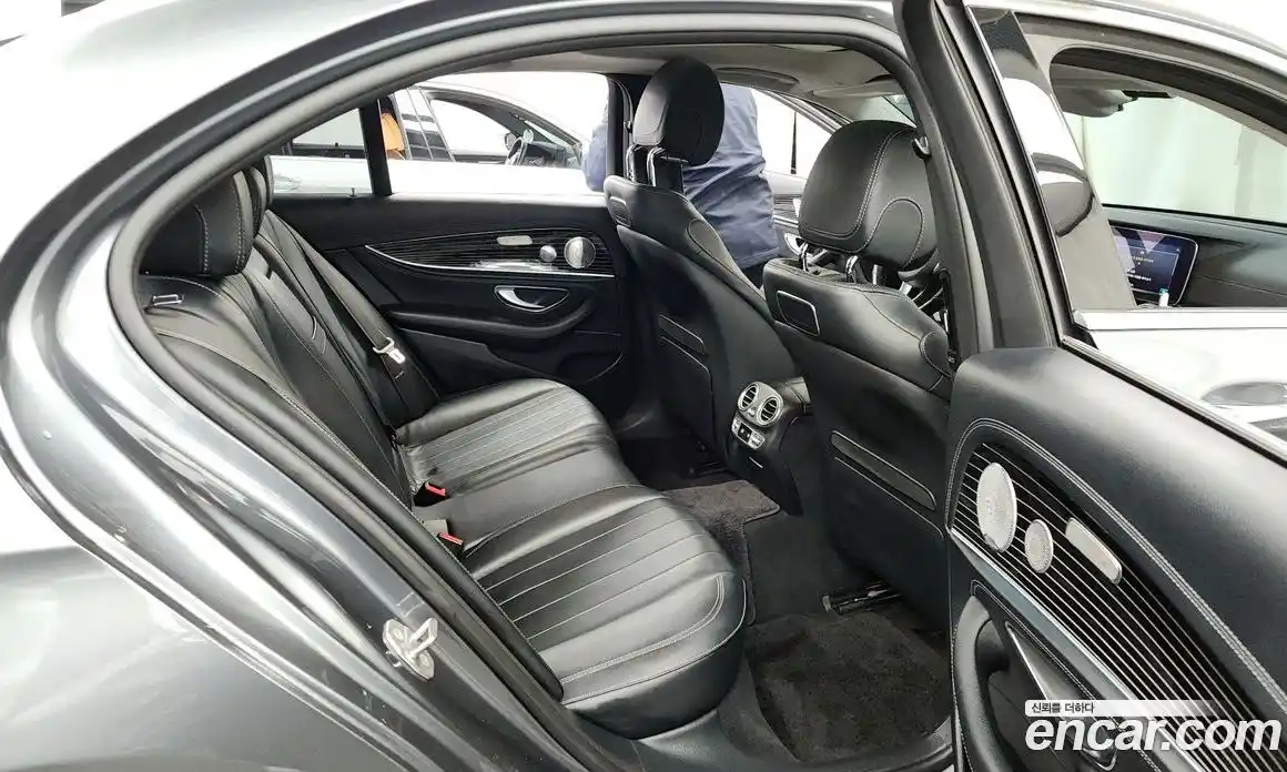 Mercedes-Benz E-Class 2018 3.0 Автомат в Москве № 224947, фото 18