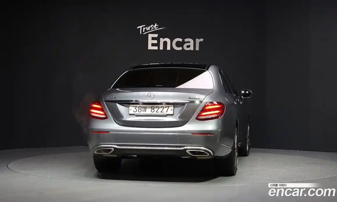 Mercedes-Benz E-Class 2018 3.0 Автомат в Москве № 224947, фото 4