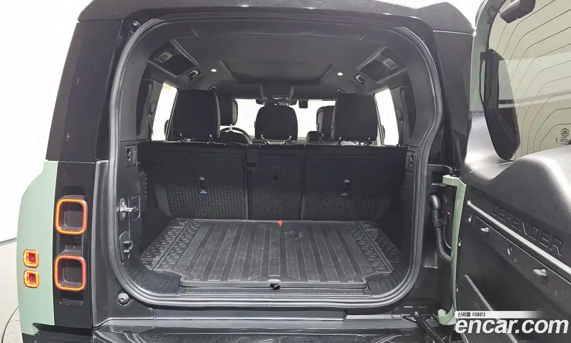 Land Rover Defender 2023 3.0 Автомат в Москве № 231202, фото 8