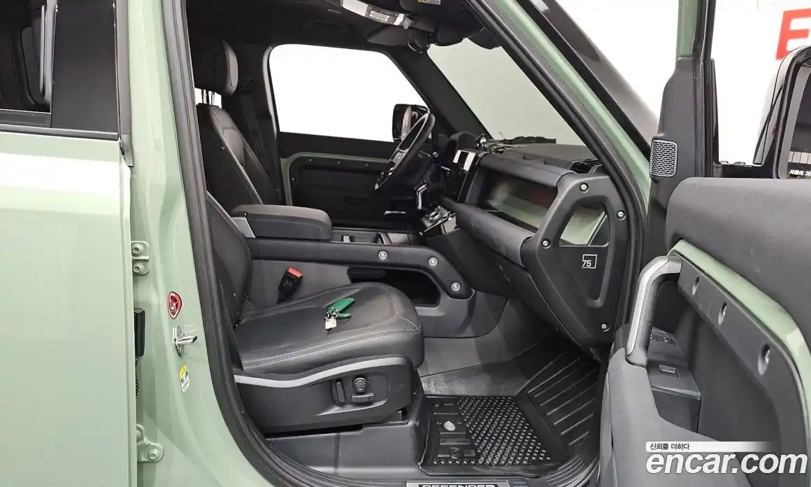 Land Rover Defender 2023 3.0 Автомат в Москве № 231202, фото 10