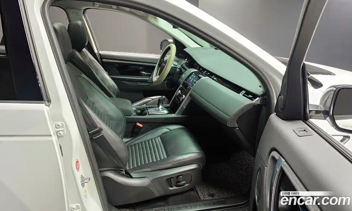 Land Rover Discovery Sport 2020 2.0 Автомат в Москве № 231294, фото 16