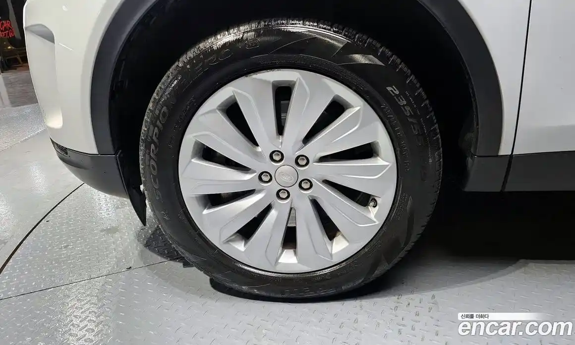 Land Rover Discovery Sport 2020 2.0 Автомат в Москве № 231294, фото 2