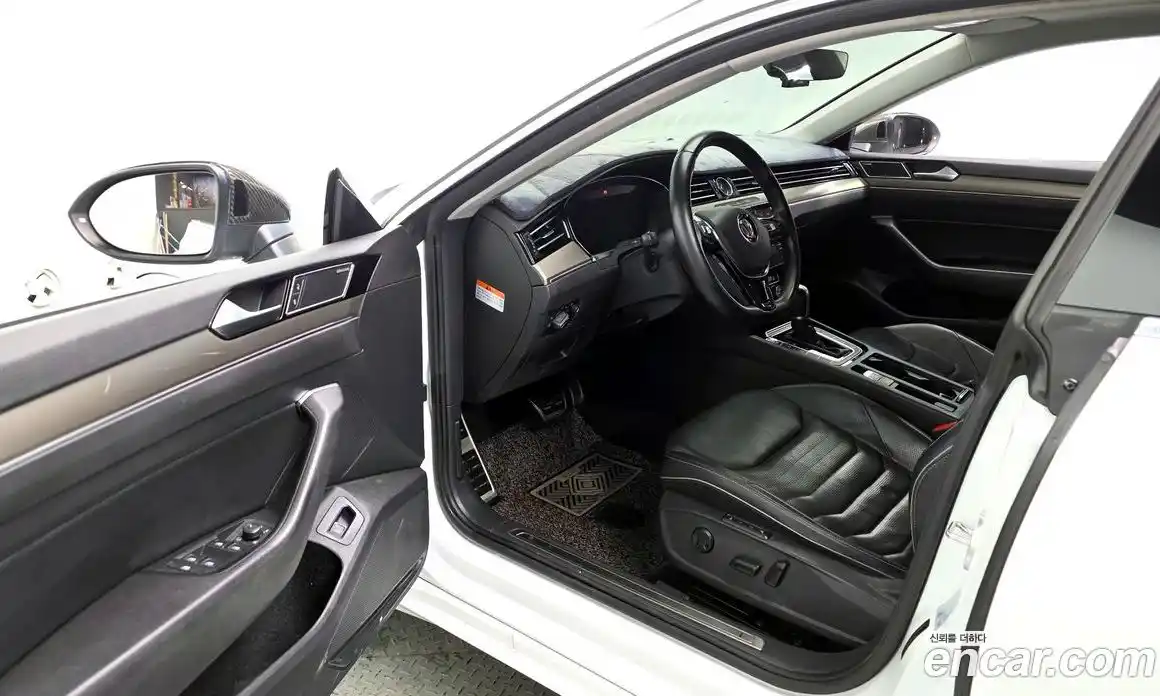 Volkswagen Arteon 2019 2.0 Автомат в Москве № 232235, фото 13