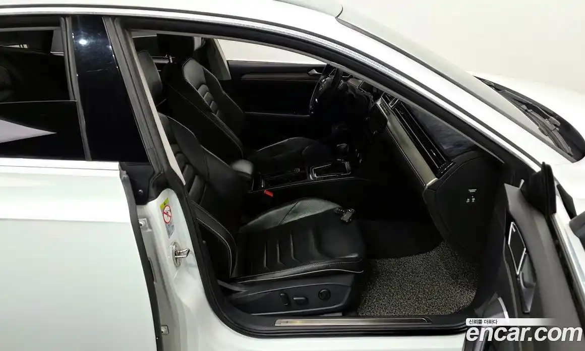 Volkswagen Arteon 2019 2.0 Автомат в Москве № 232235, фото 6