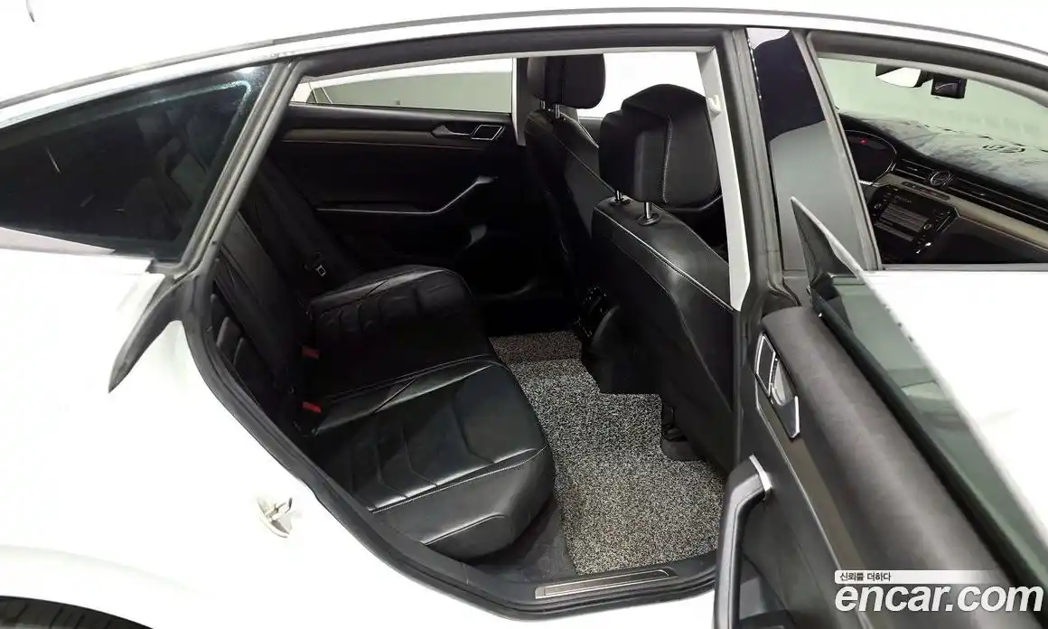 Volkswagen Arteon 2019 2.0 Автомат в Москве № 232235, фото 8