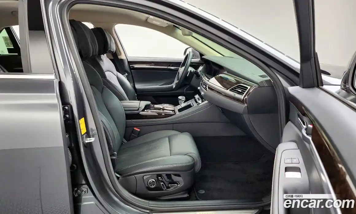 Genesis G90 2020 3.8 Автомат в Москве № 23360, фото 18