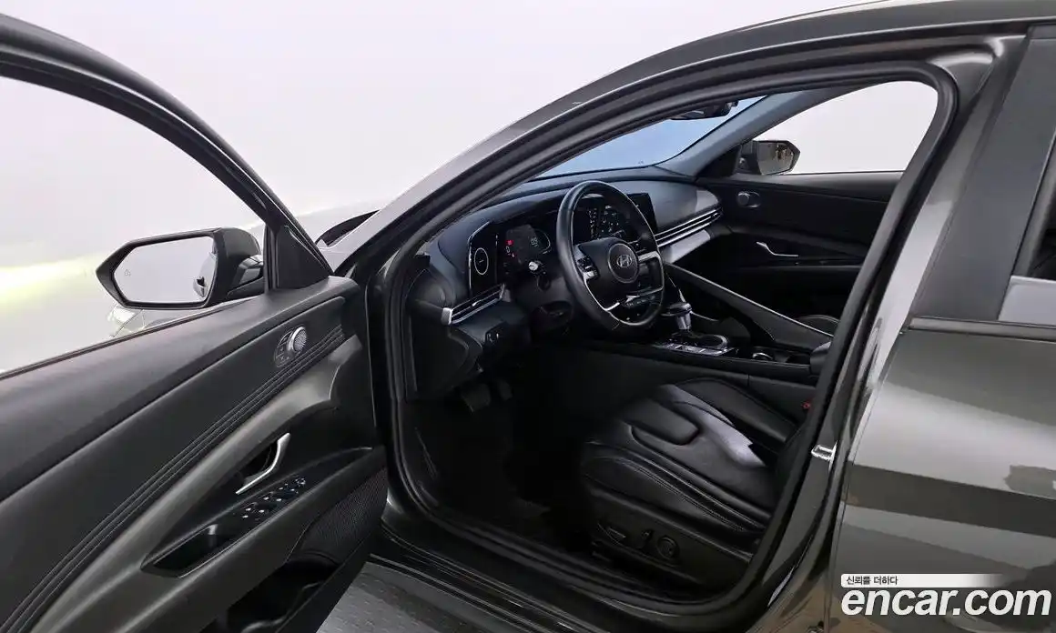 Hyundai Avante 2024 1.6 Автомат в Москве № 246782, фото 3