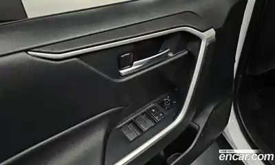 Toyota RAV4 2023 2.5 Автомат в Москве № 257107, миниатюра 11