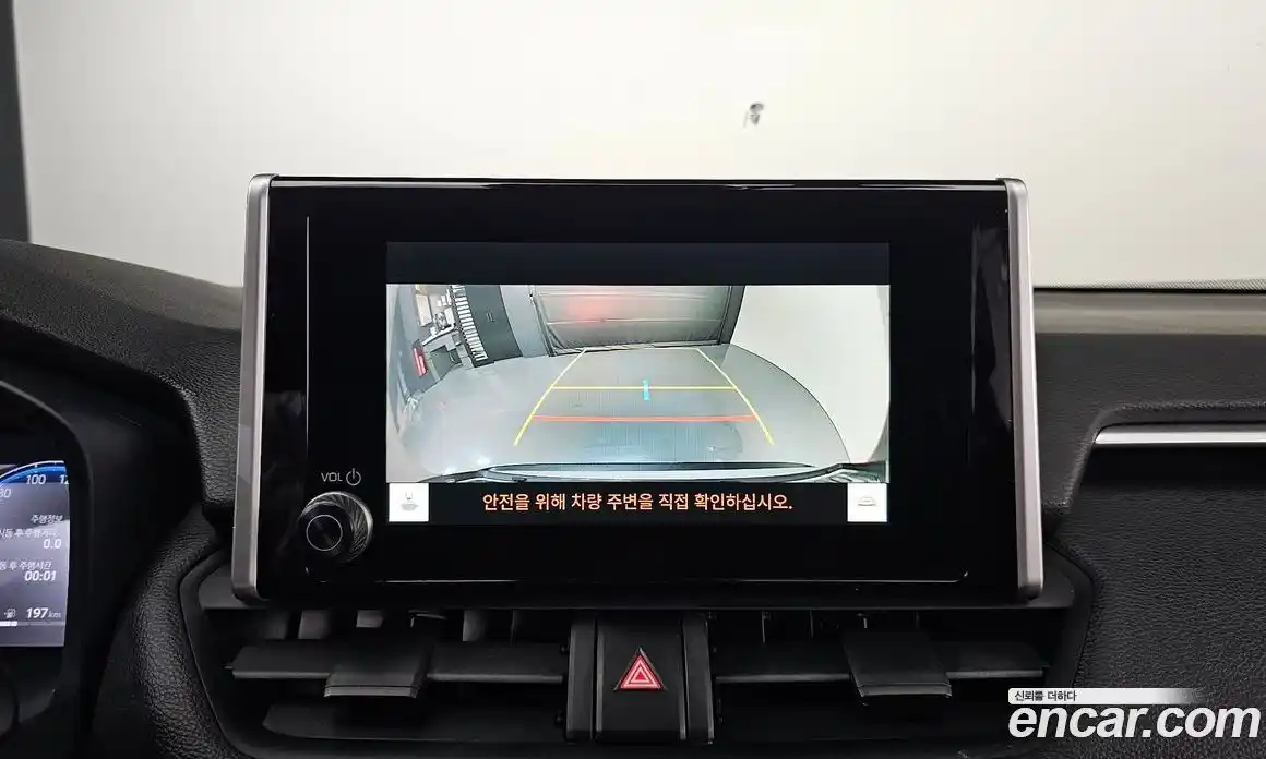 Toyota RAV4 2023 2.5 Автомат в Москве № 257107, фото 13