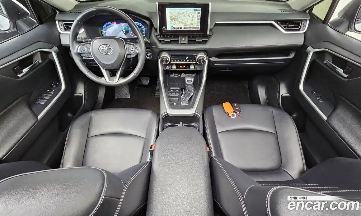 Toyota RAV4 2023 2.5 Автомат в Москве № 257107, фото 14