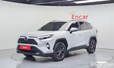 Toyota RAV4 2023 2.5 Автомат в Москве № 257107, миниатюра 2