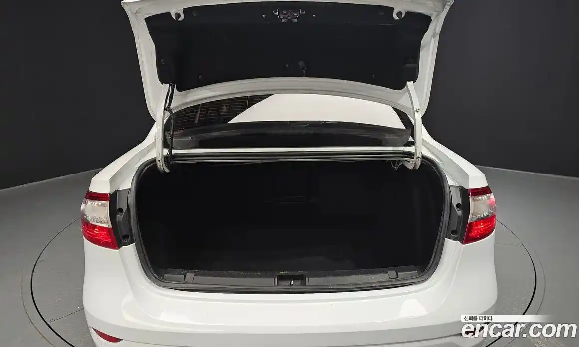 Renault SM3 2018 1.5 Автомат в Москве № 298862, фото 18