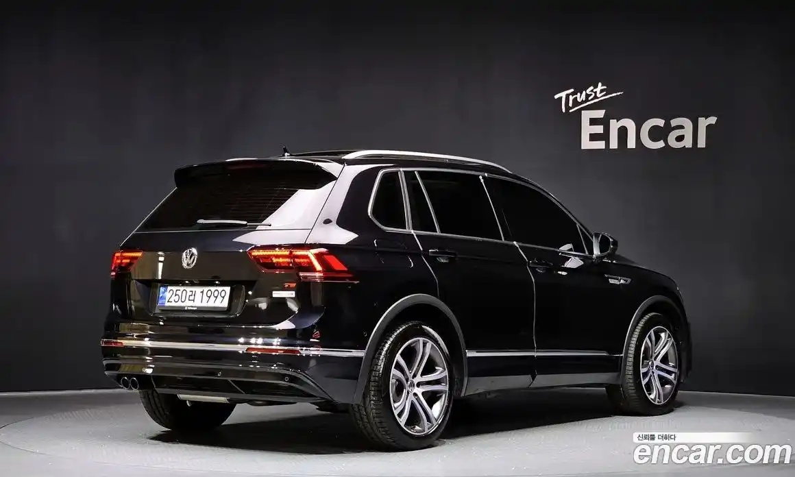 Volkswagen Tiguan 2020 2.0 Автомат в Москве № 317841, фото 19