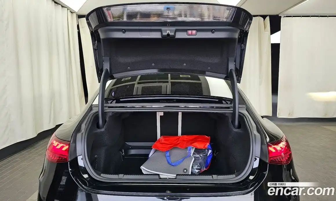 Mercedes-Benz EQE 2023 0.3 Автомат в Москве № 338167, фото 17