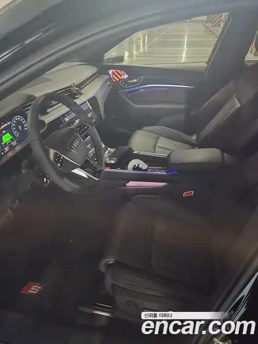 Audi SQ8 e-tron 2024 Автомат в Москве № 343835, фото 12