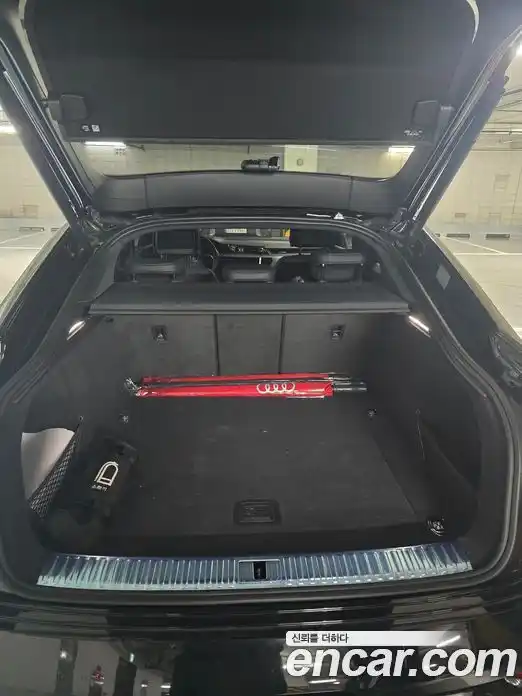 Audi SQ8 e-tron 2024 Автомат в Москве № 343835, фото 4