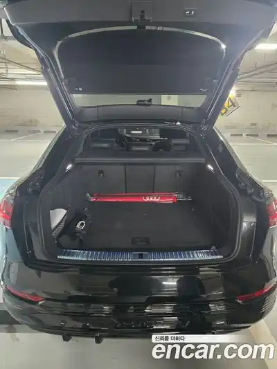 Audi SQ8 e-tron 2024 Автомат в Москве № 343835, миниатюра 6