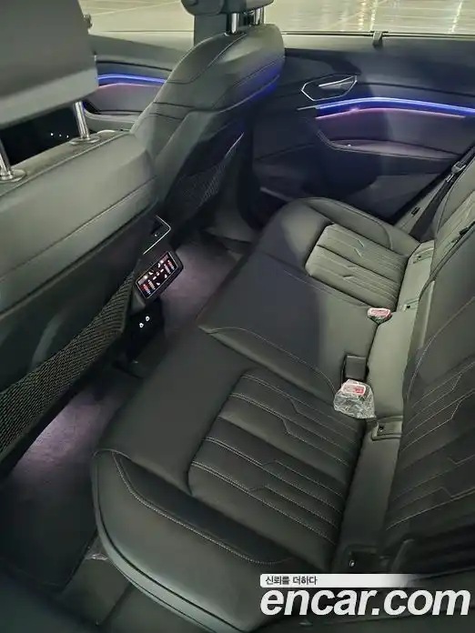 Audi SQ8 e-tron 2024 Автомат в Москве № 343835, фото 9