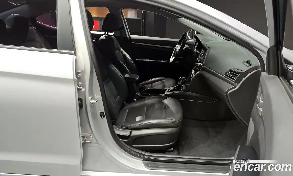 Hyundai Avante 2019 1.6 Автомат в Москве № 356737, фото 11