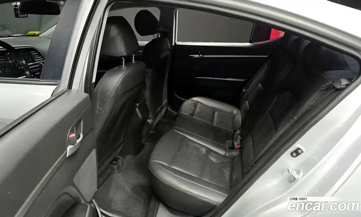 Hyundai Avante 2019 1.6 Автомат в Москве № 356737, фото 13