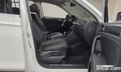 Volkswagen Tiguan 2023 2.0 Автомат в Москве № 357184, миниатюра 11