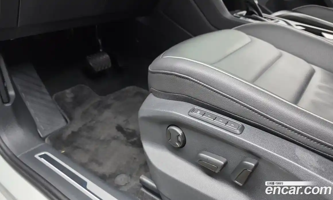 Volkswagen Tiguan 2023 2.0 Автомат в Москве № 357184, фото 16