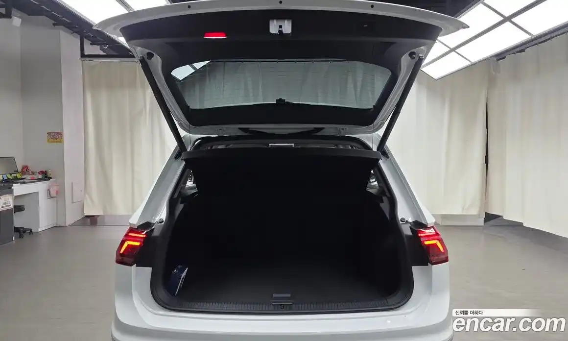 Volkswagen Tiguan 2023 2.0 Автомат в Москве № 357184, фото 20