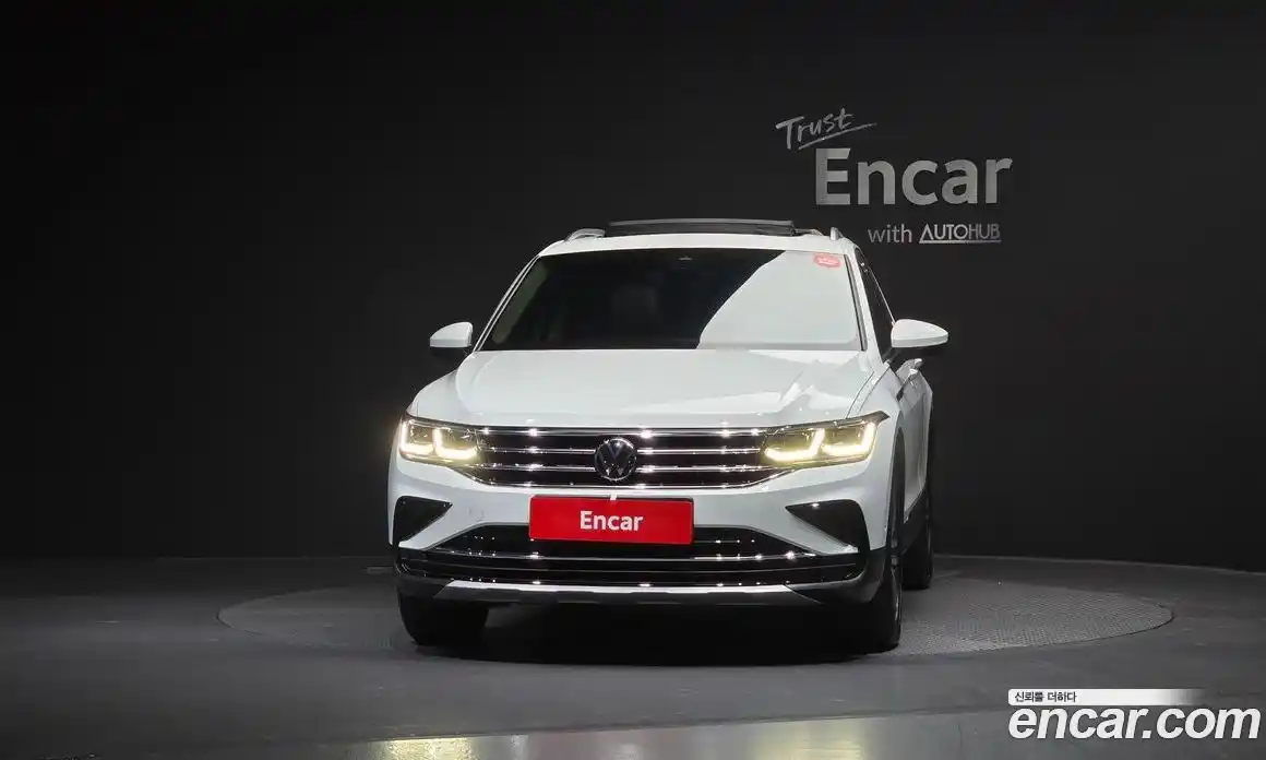 Volkswagen Tiguan 2023 2.0 Автомат в Москве № 357184, фото 3