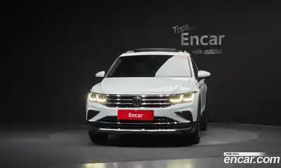 Volkswagen Tiguan 2023 2.0 Автомат в Москве № 357184, миниатюра 3