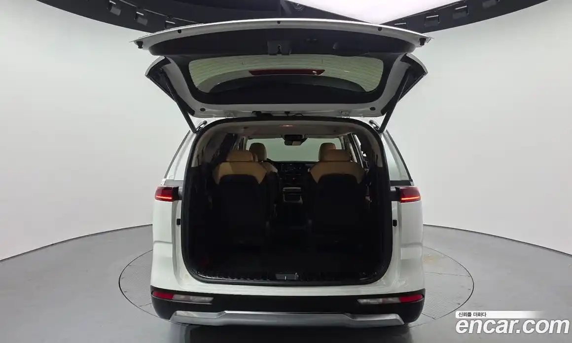 Kia Canival 2021 2.2 Автомат в Москве № 362094, фото 20