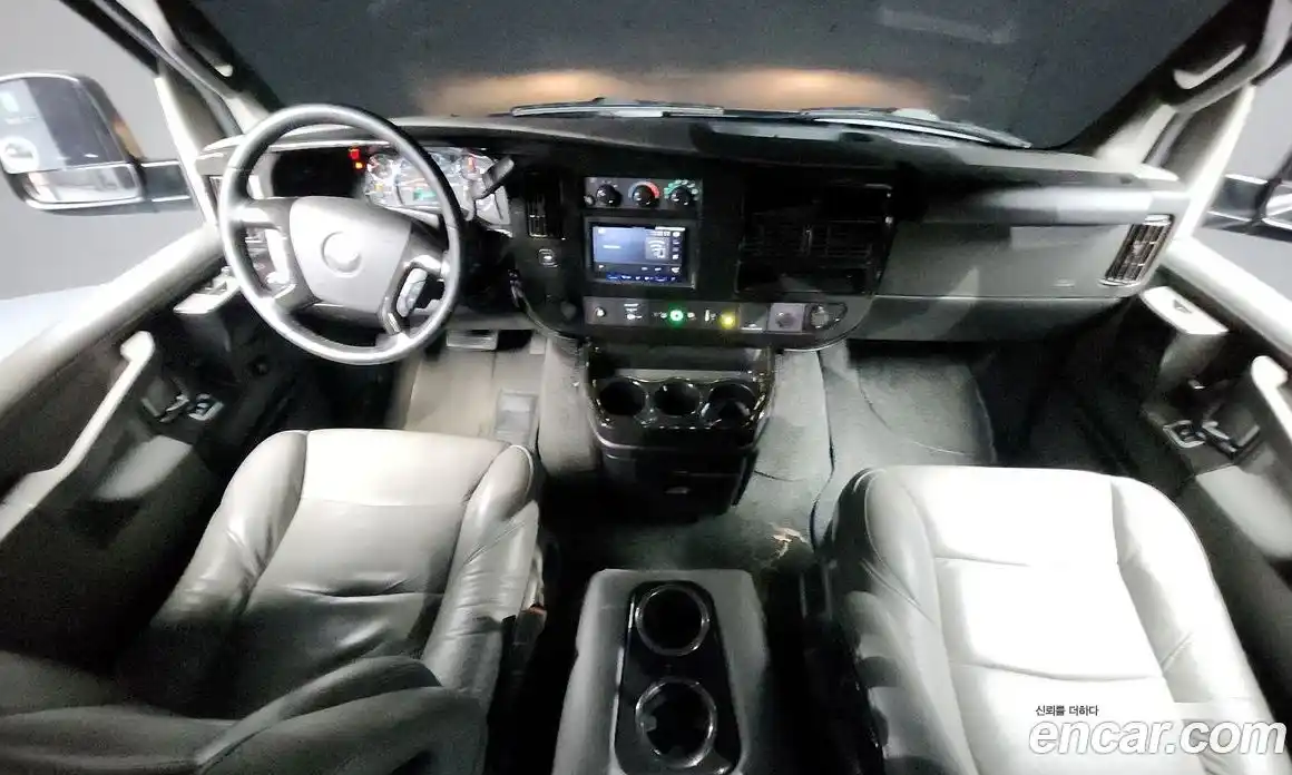 Chevrolet Express Van 2020 6.0 Автомат в Москве № 363713, фото 7