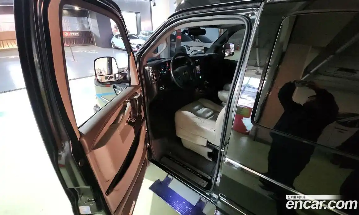 Chevrolet Express Van 2020 6.0 Автомат в Москве № 363713, фото 10