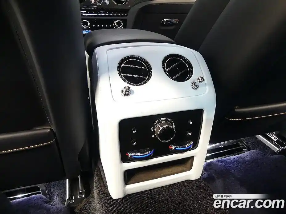 Rolls-Royce Ghost 2023 6.7 Автомат в Москве № 366915, фото 17