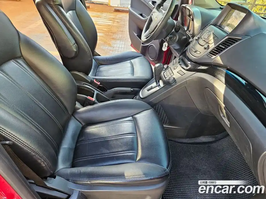 Chevrolet Orlando 2012 2.0 Автомат в Москве № 38287, фото 12