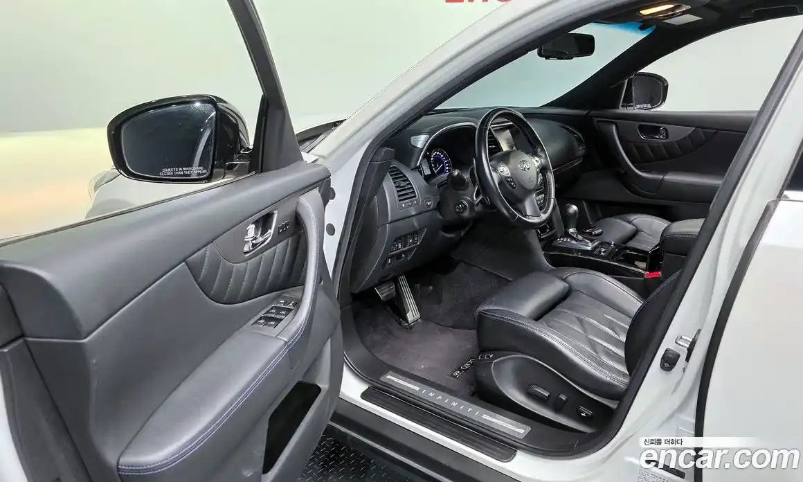 Infiniti QX70 2017 3.7 Автомат в Москве № 386583, фото 11