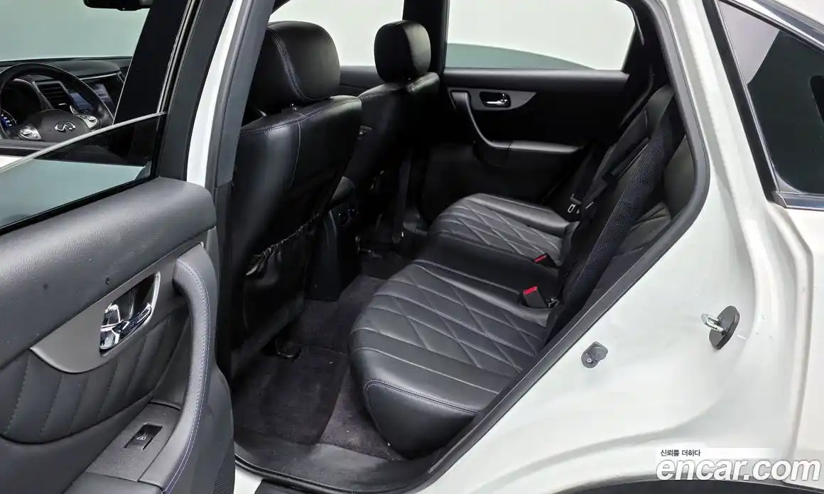 Infiniti QX70 2017 3.7 Автомат в Москве № 386583, фото 12