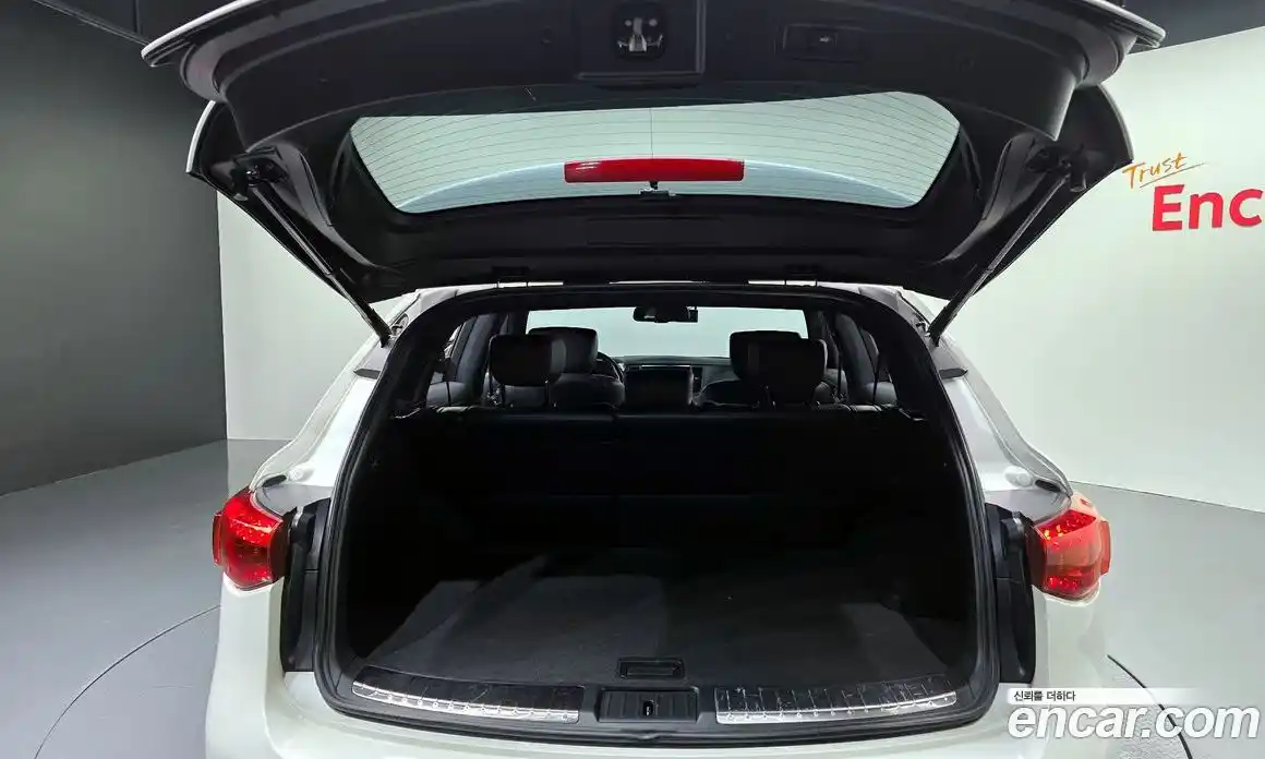 Infiniti QX70 2017 3.7 Автомат в Москве № 386583, фото 20