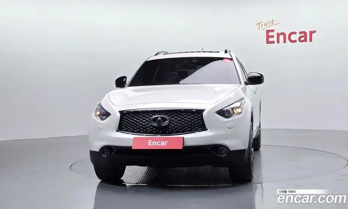 Infiniti QX70 2017 3.7 Автомат в Москве № 386583, фото 3
