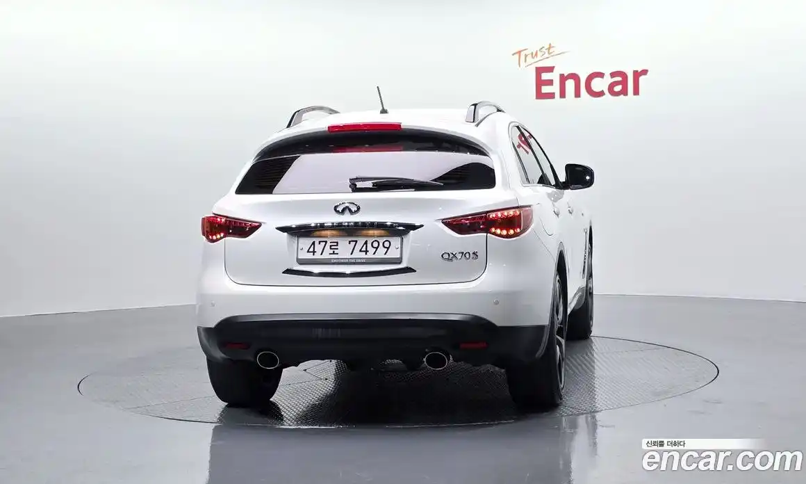 Infiniti QX70 2017 3.7 Автомат в Москве № 386583, фото 4