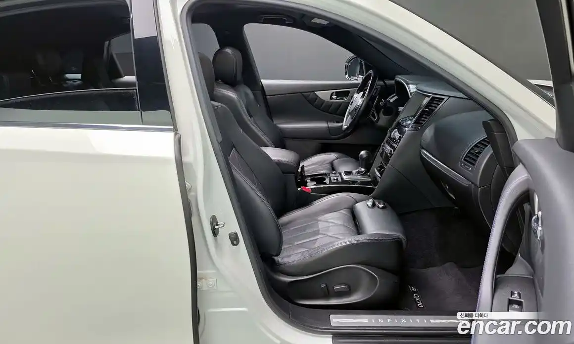 Infiniti QX70 2017 3.7 Автомат в Москве № 386583, фото 10